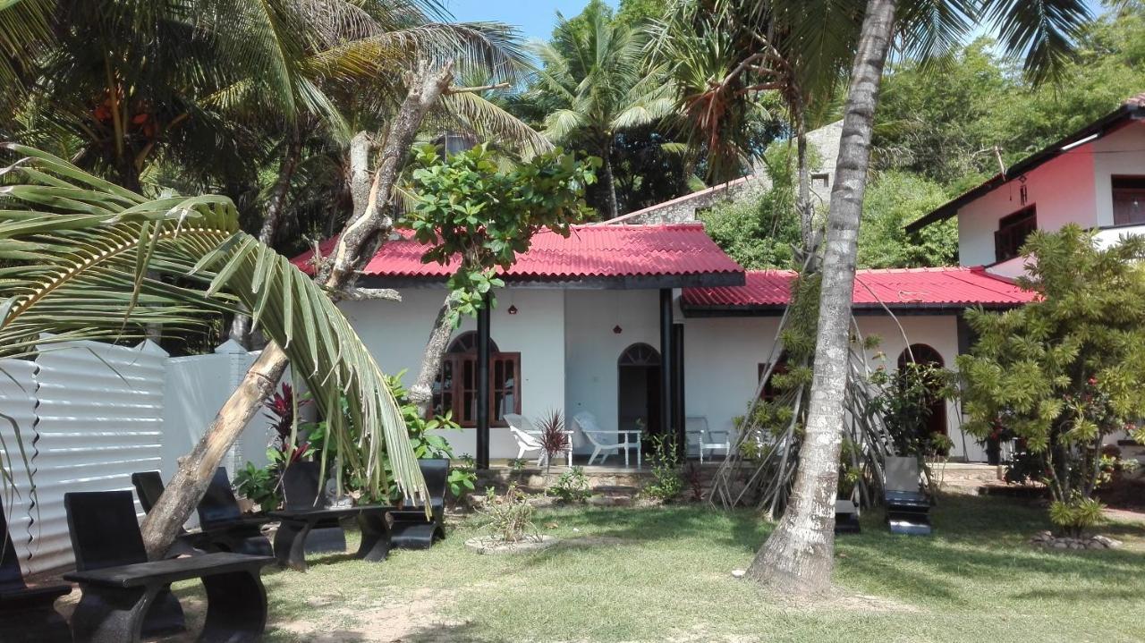 Sunchaser Beach Hotel Tangalle Exterior foto